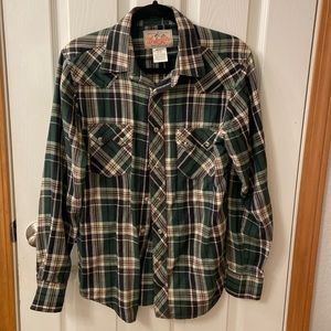 Wrangler pearl snap button down shirt